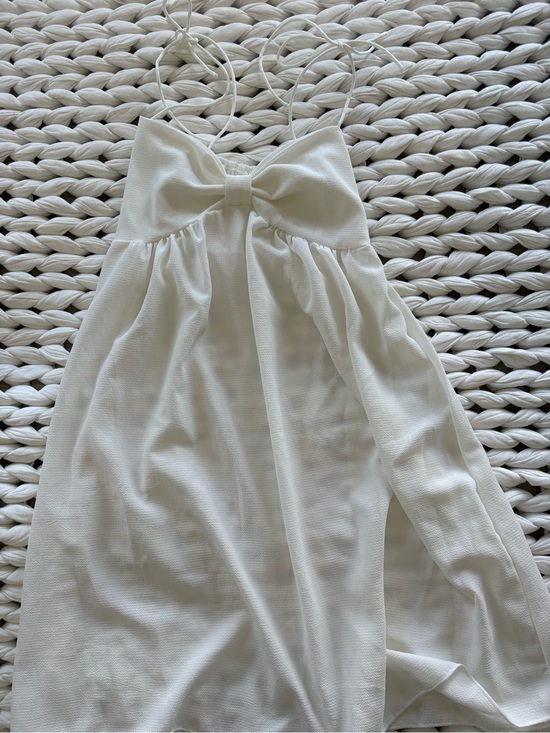 Dresses & Skirts - White Spaghetti Strap Bow Front Dress